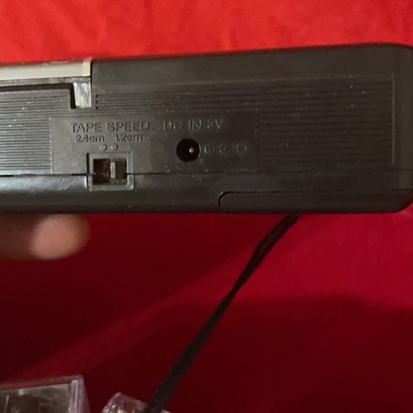 Vintage Sony Pressman M-750V - Picture 3 of 4